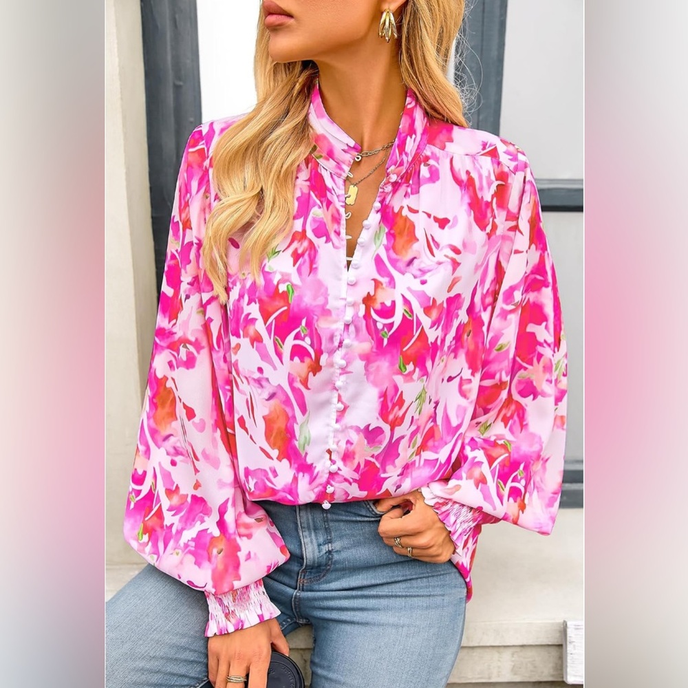 Sooo pretty! Blouse button up.